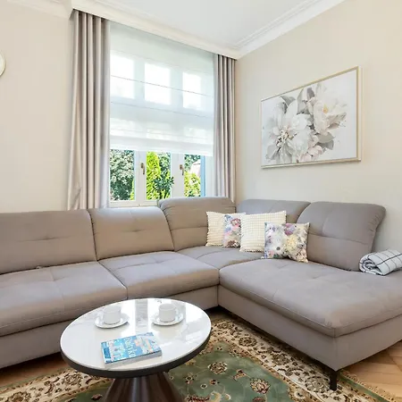 Elegancki Apartament Z Tarasem I Ogrodem W Sopocie By Rent Like Home Sopot Exterior photo
